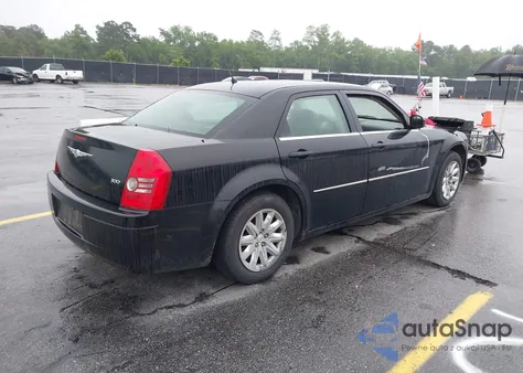 2008 Chrysler 300 Lx z USA, uszkodzony, nr VIN 2C3KA43R48H209311